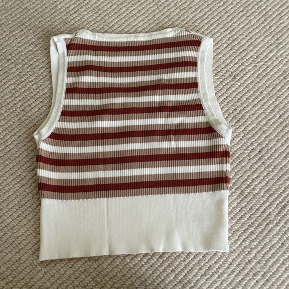thrifted muscle tee top - Picture 2 of 2